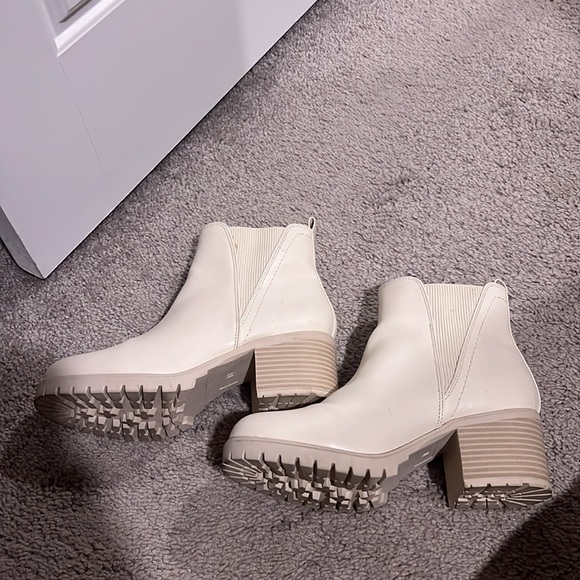 Winter boots - Picture 2 of 2